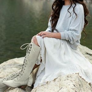 JOYFOLIE Indie Lace Up Boots Size 4 NEW